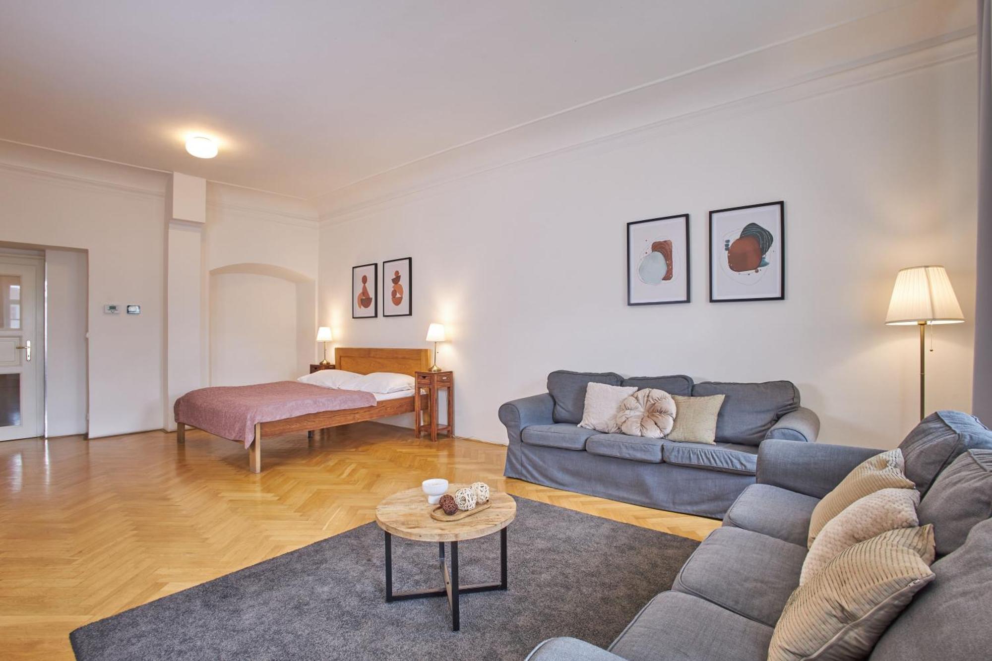 Charles Bridge Suites Прага Екстериор снимка