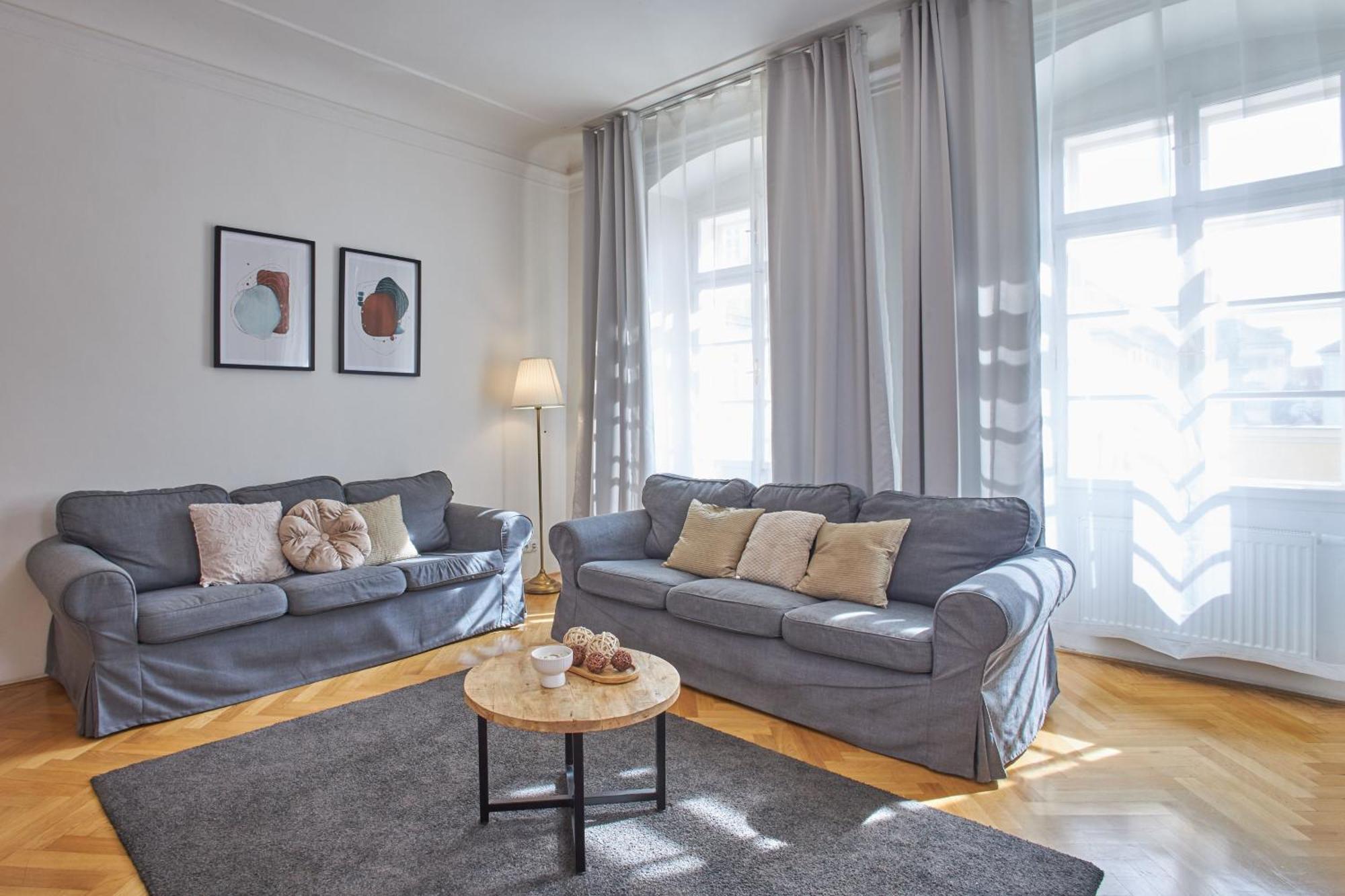 Charles Bridge Suites Прага Екстериор снимка