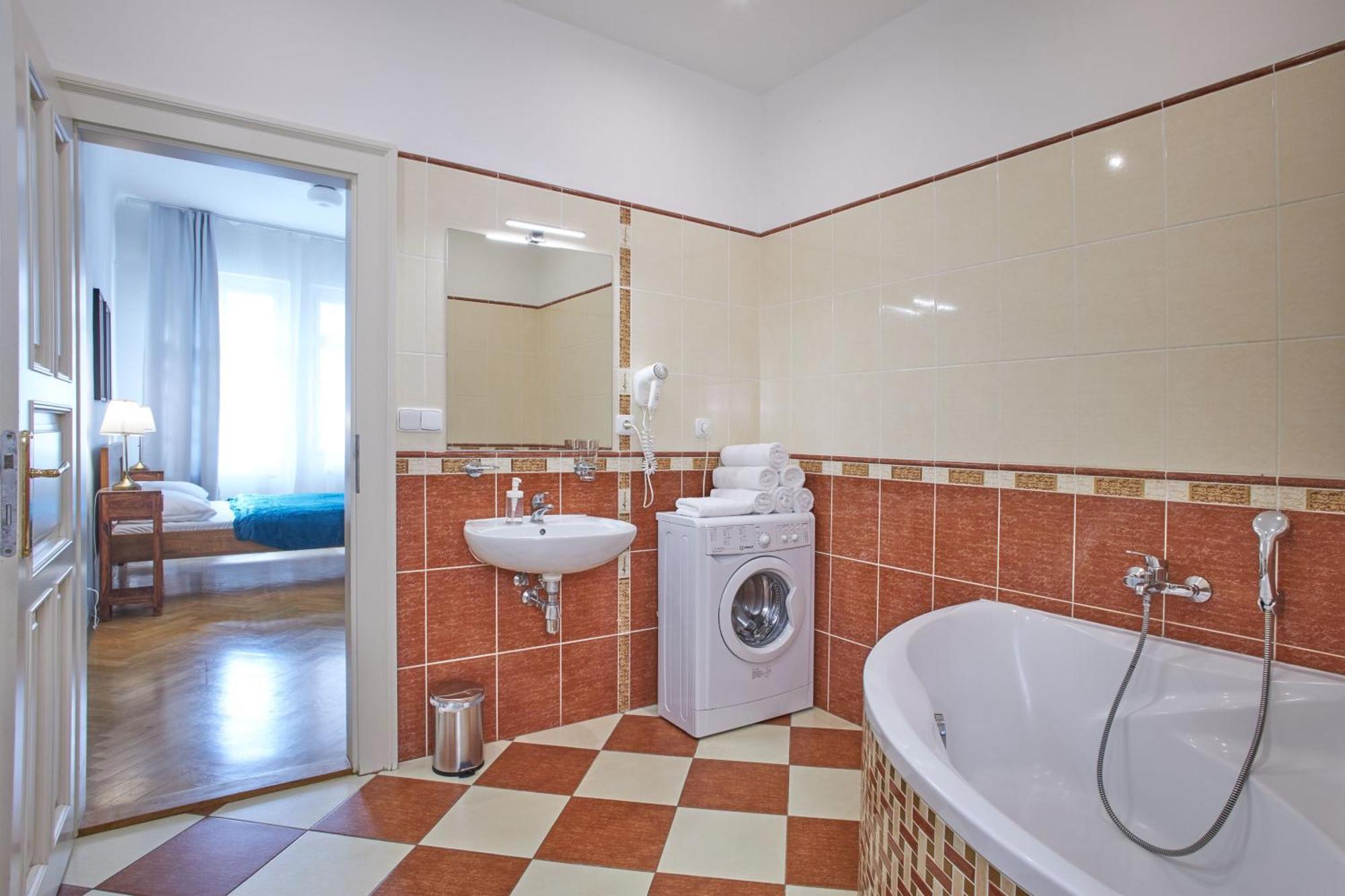 Charles Bridge Suites Прага Екстериор снимка