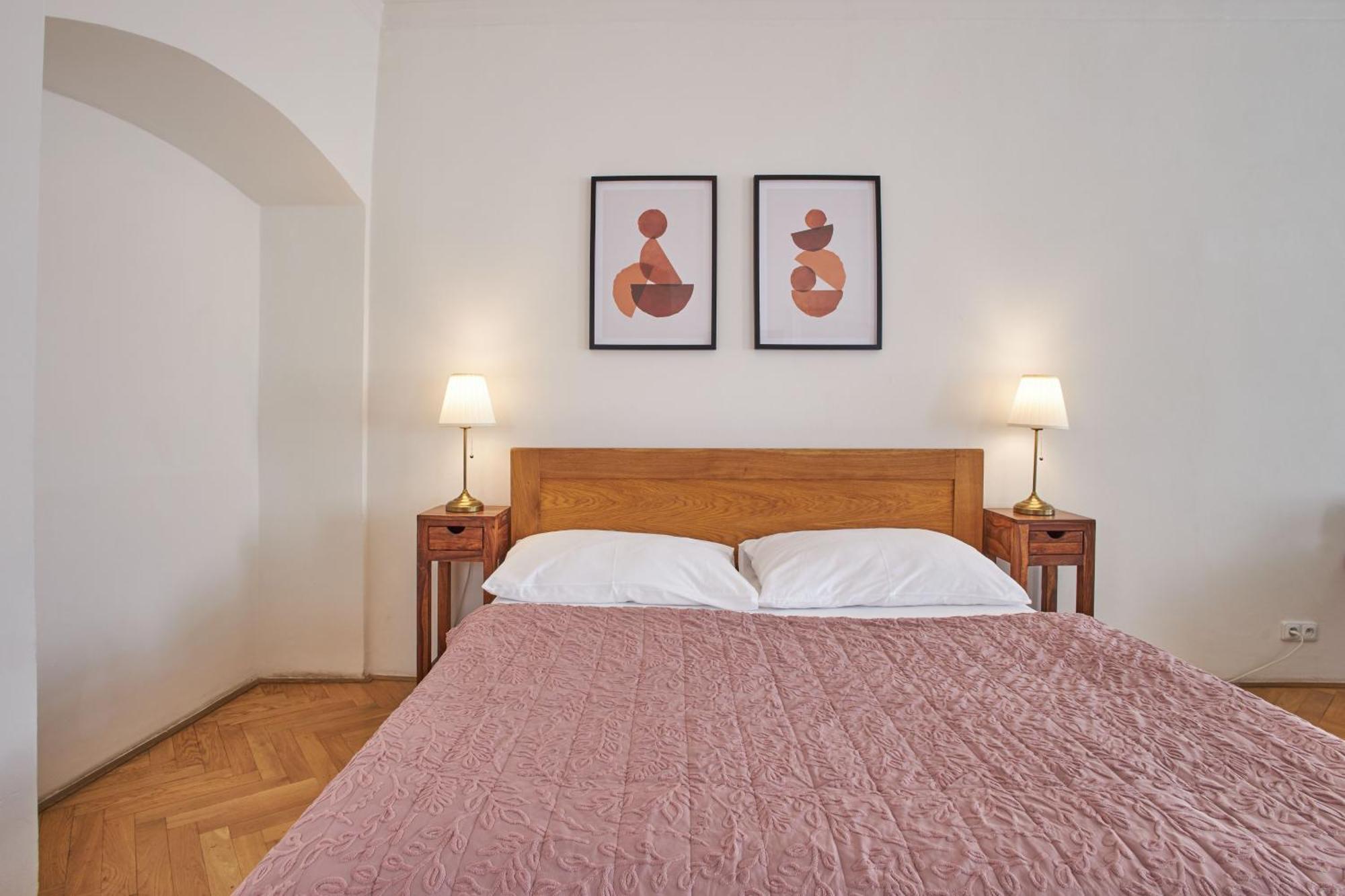 Charles Bridge Suites Прага Екстериор снимка