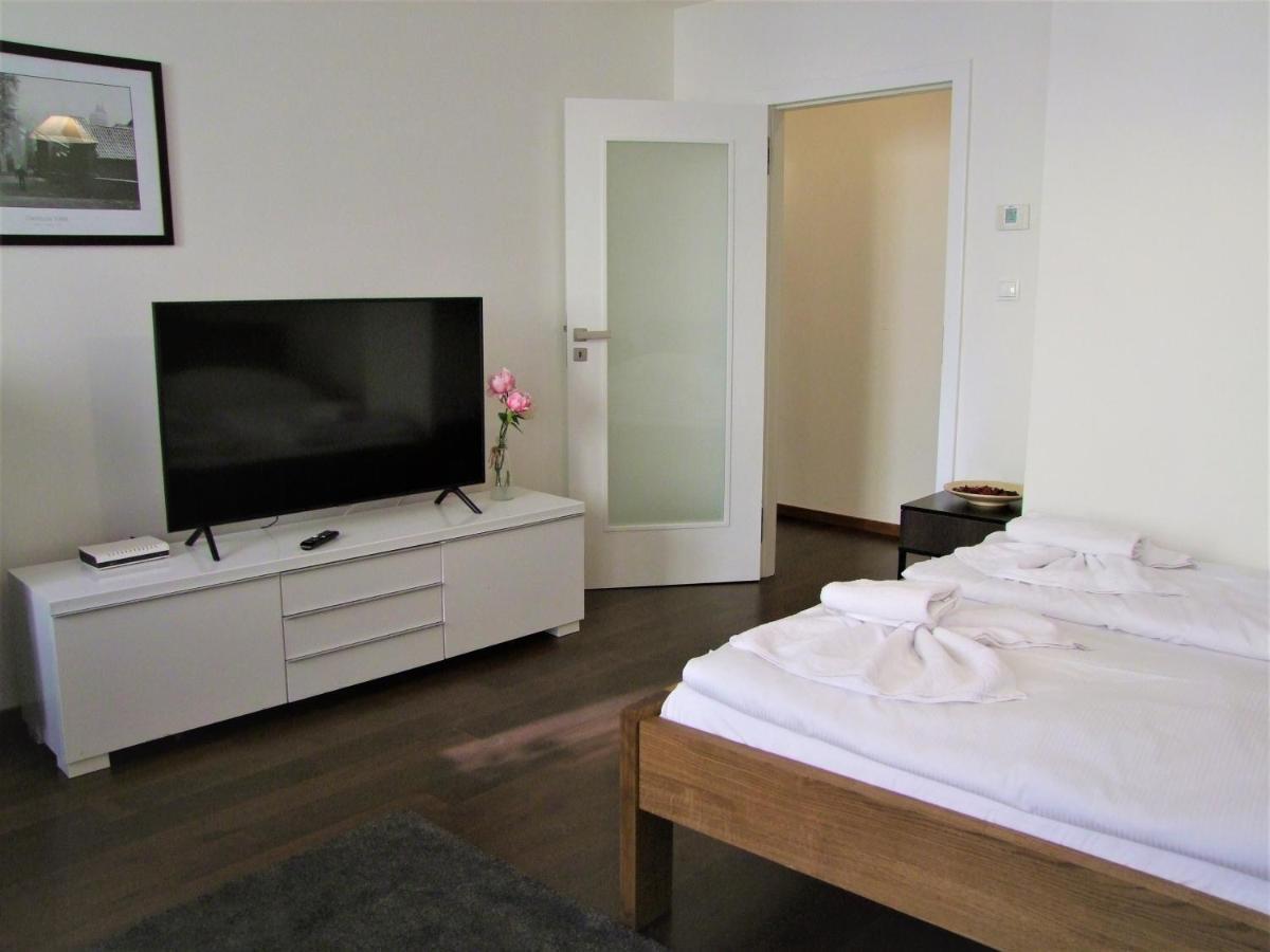 Charles Bridge Suites Прага Екстериор снимка